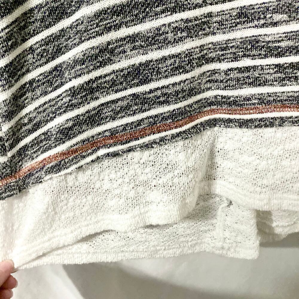 Hem & Thread Women's Large Knit Striped Top Button Back Lacy Detail - Picture 7 of 10